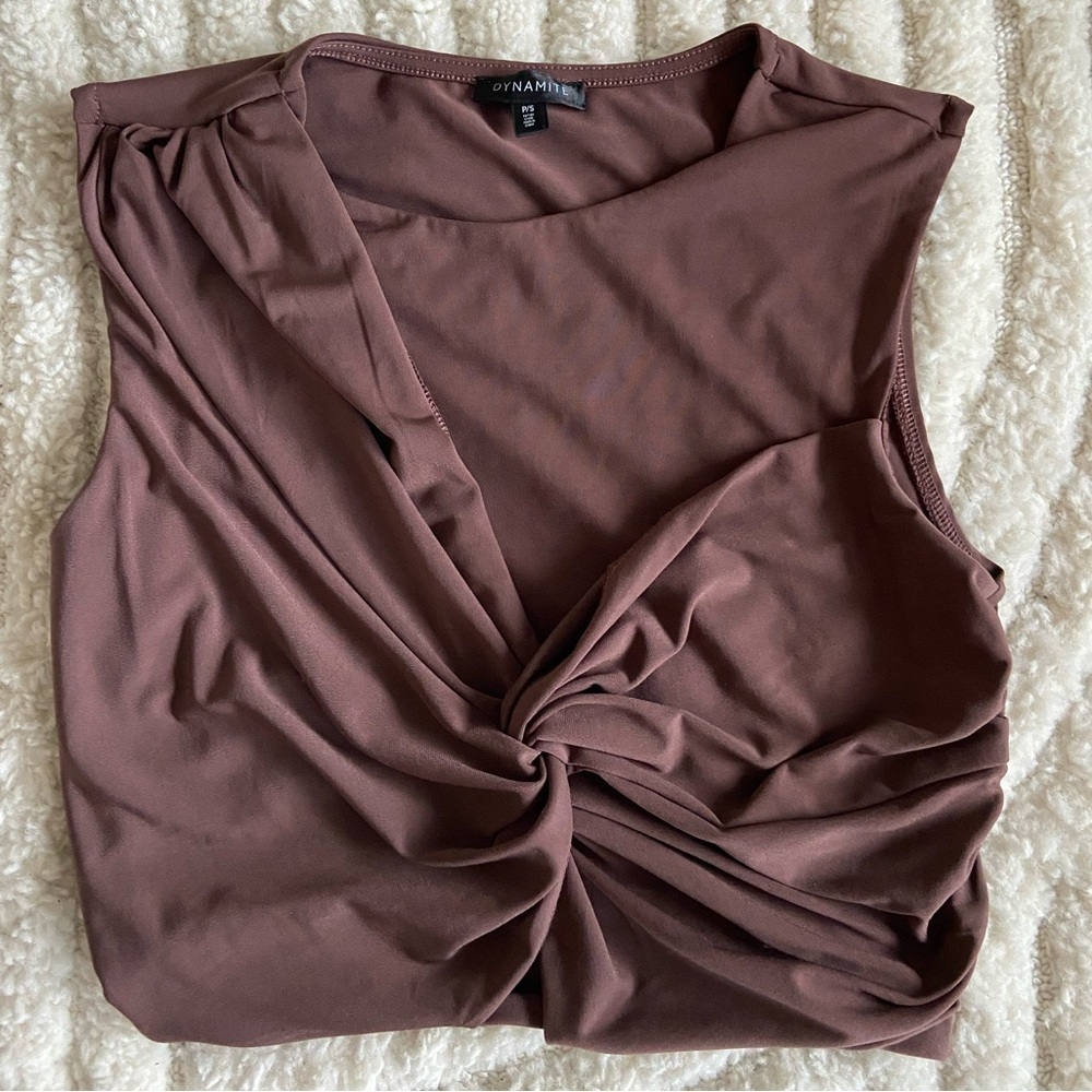 2 for 20$ 🤎 Dynamite Sculpt Crew Neck Twisted Top​​ - Picture 2 of 3
